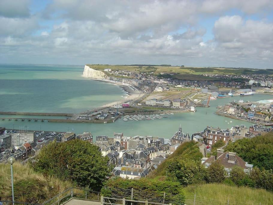 Idealement Situe "Le Studio" Les Locations Isahora Sont Aussi A 2 Pas Du Chateau D'Eu, Des Falaises Du Treport, De Mers Les Bains Et Aux Portes De La Baie De Somme Ε (Σεν Μαριτίμ) Εξωτερικό φωτογραφία
