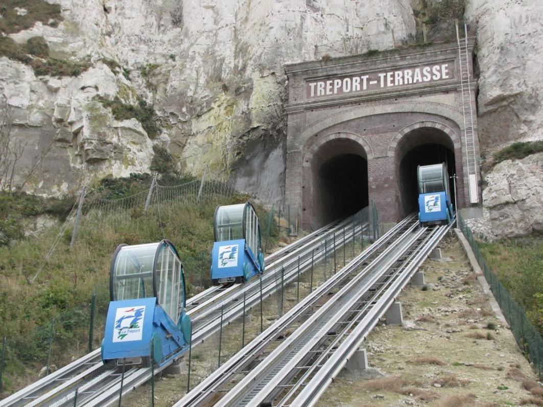 Idealement Situe "Le Studio" Les Locations Isahora Sont Aussi A 2 Pas Du Chateau D'Eu, Des Falaises Du Treport, De Mers Les Bains Et Aux Portes De La Baie De Somme Ε (Σεν Μαριτίμ) Εξωτερικό φωτογραφία